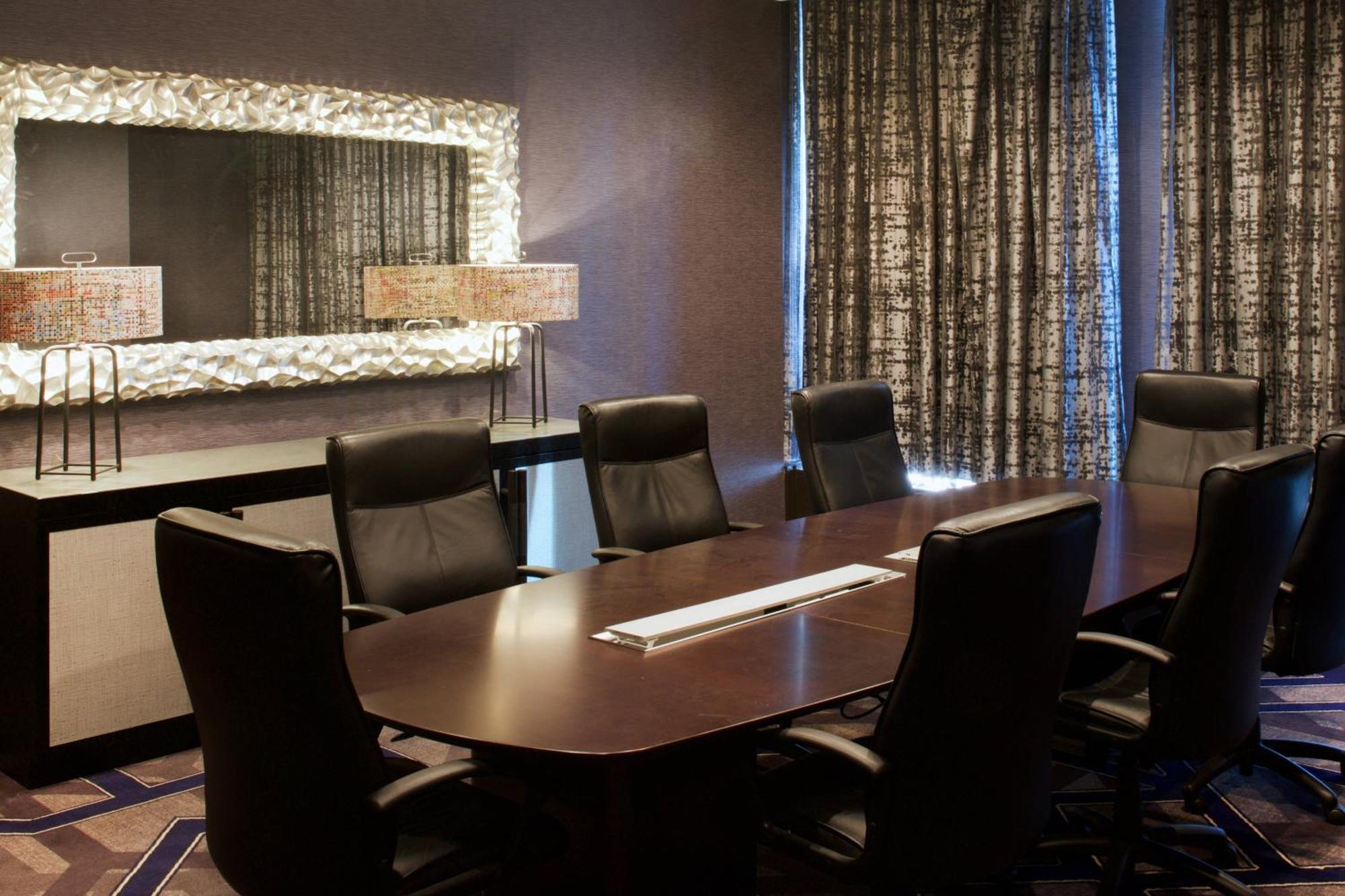 Sheraton Indianapolis City Centre Hotel Экстерьер фото