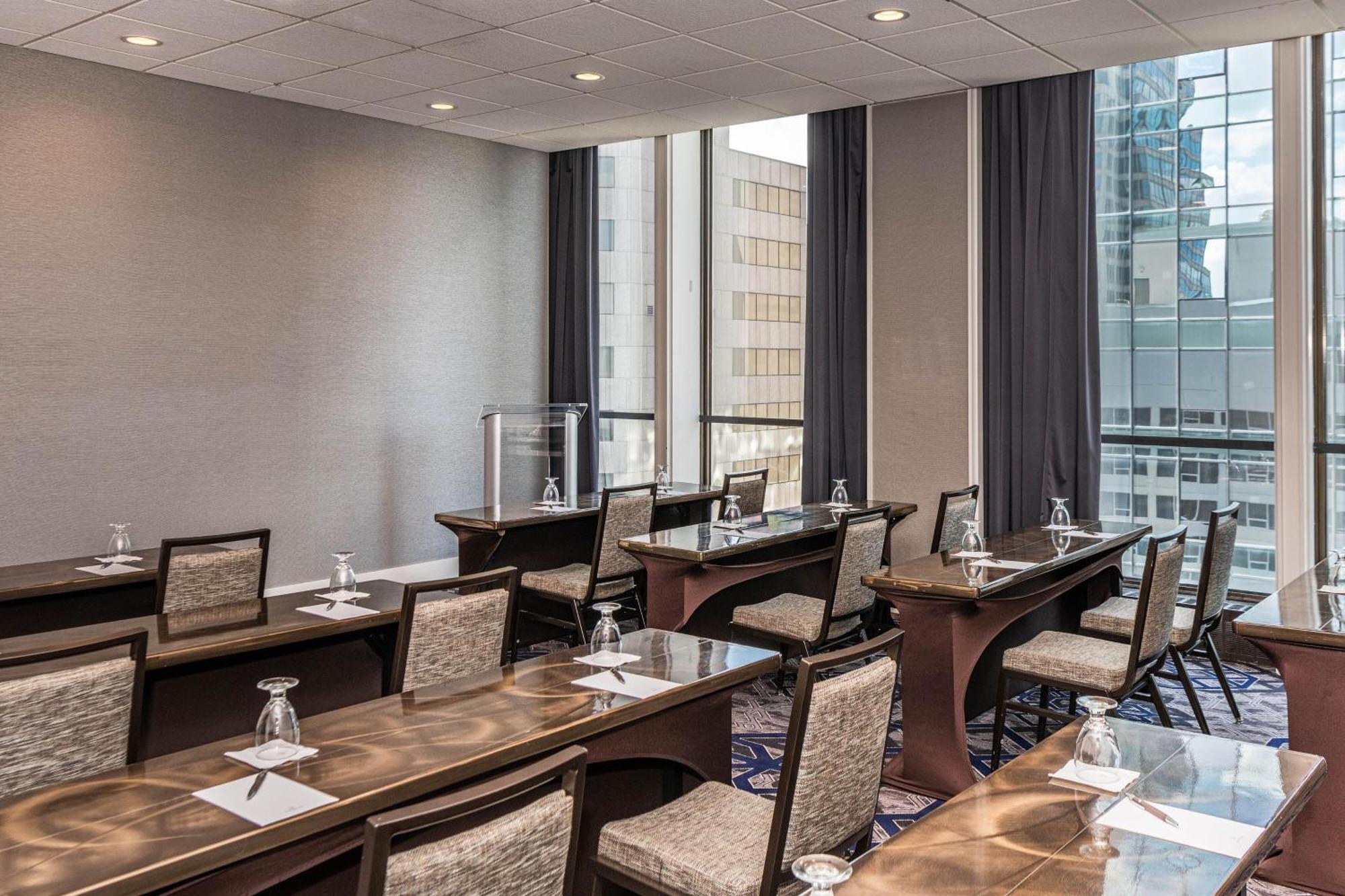 Sheraton Indianapolis City Centre Hotel Экстерьер фото