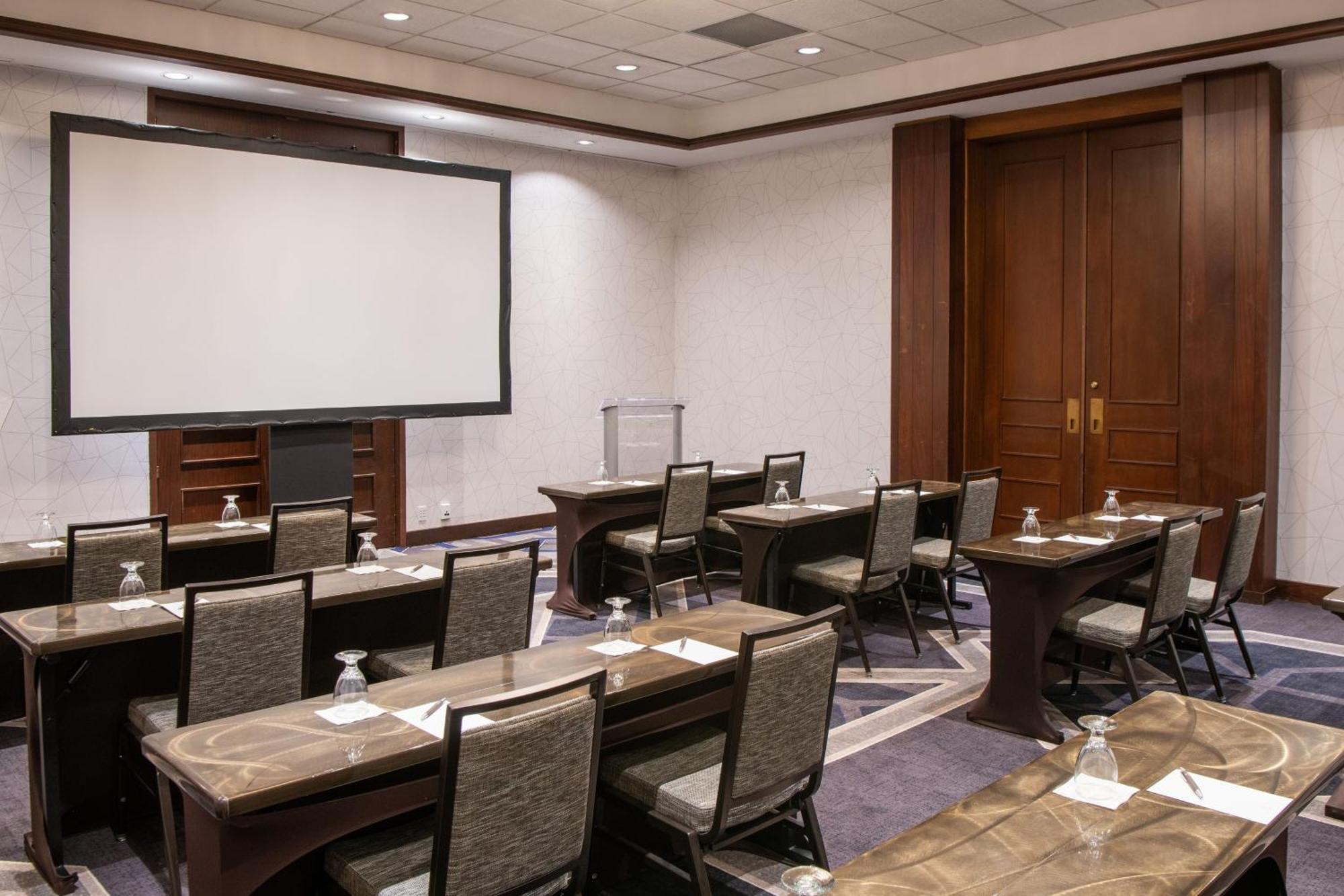 Sheraton Indianapolis City Centre Hotel Экстерьер фото