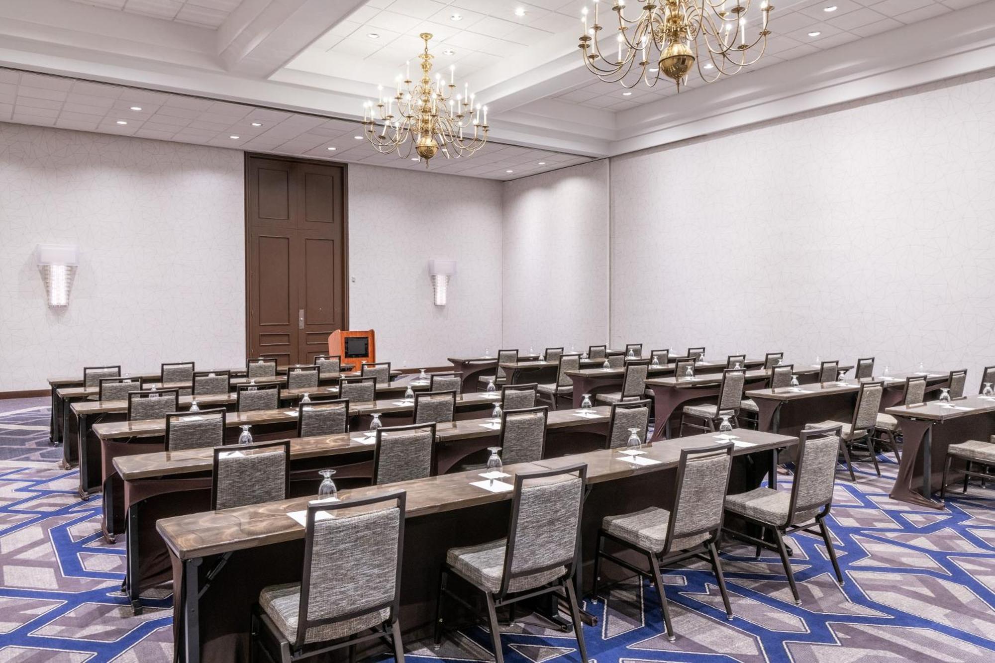 Sheraton Indianapolis City Centre Hotel Экстерьер фото