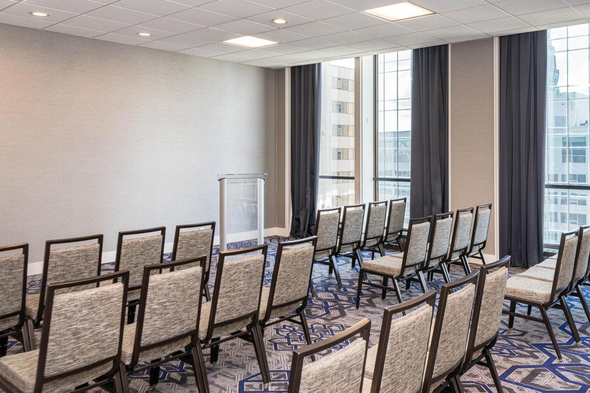 Sheraton Indianapolis City Centre Hotel Экстерьер фото