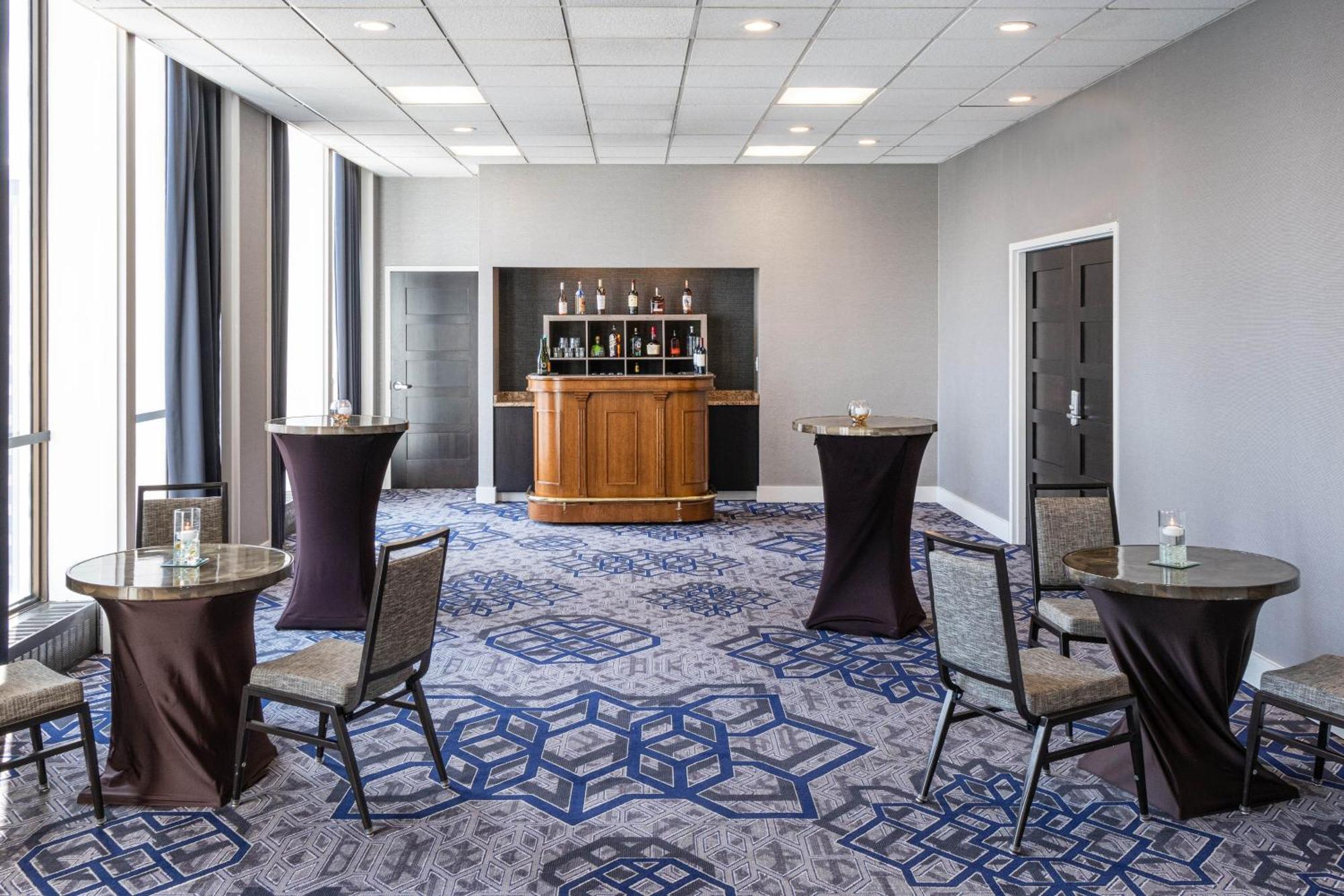 Sheraton Indianapolis City Centre Hotel Экстерьер фото