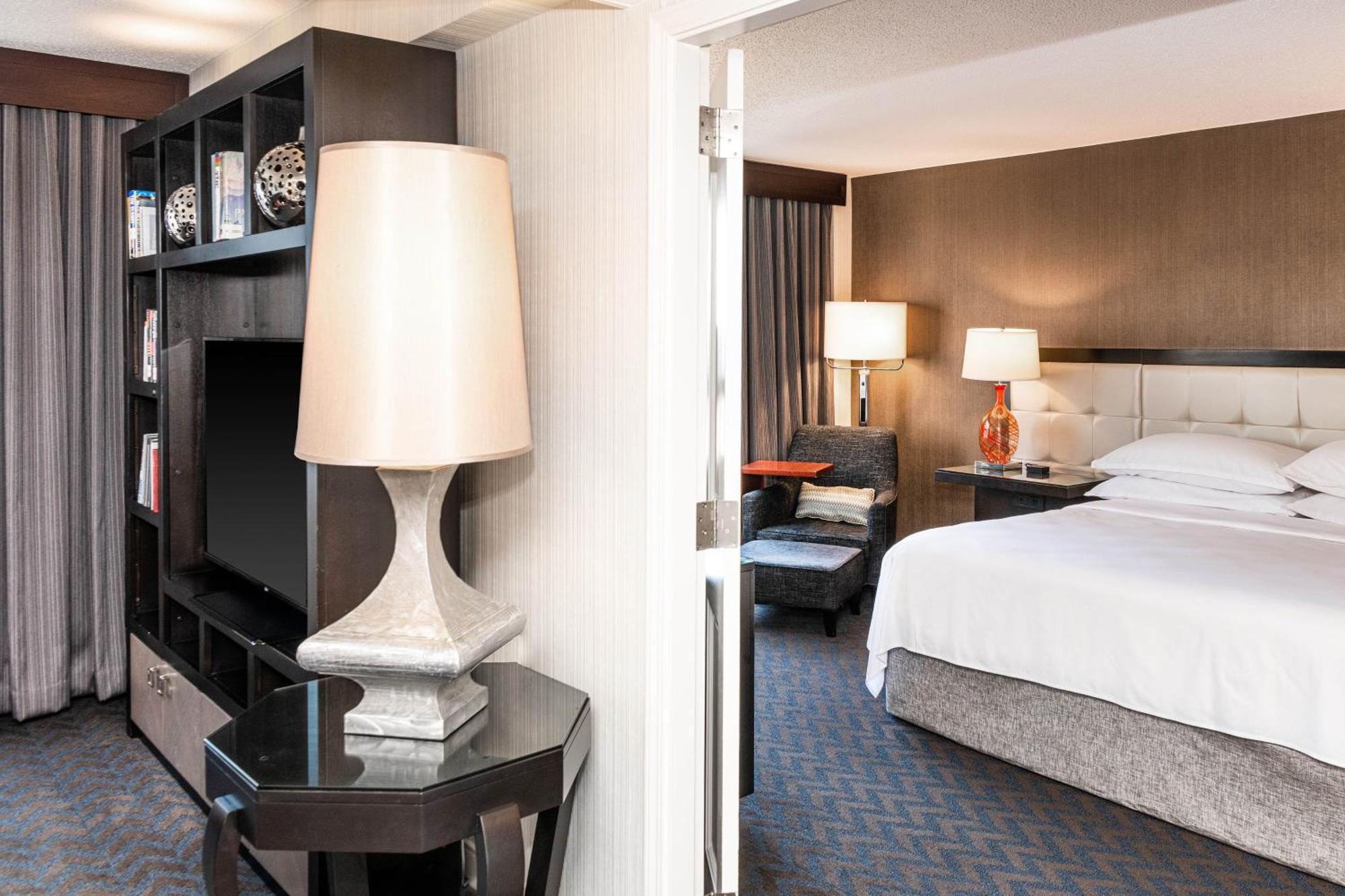 Sheraton Indianapolis City Centre Hotel Экстерьер фото